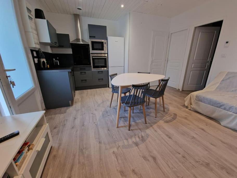 Superbe Appartement Renove A Neuf Centre Bourg Brem Sur Mer Eksteriør bilde