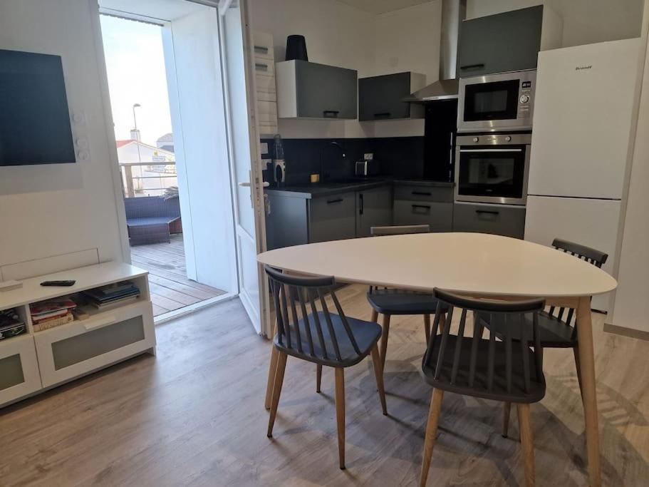Superbe Appartement Renove A Neuf Centre Bourg Brem Sur Mer Eksteriør bilde